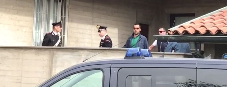 Massimo Bossetti esce dalla chiesa dopo il funerale VIDEO