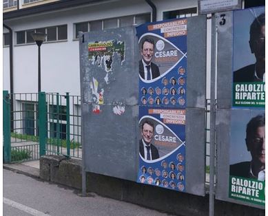 Rabbia a Calolzio: cartelloni elettorali strappati