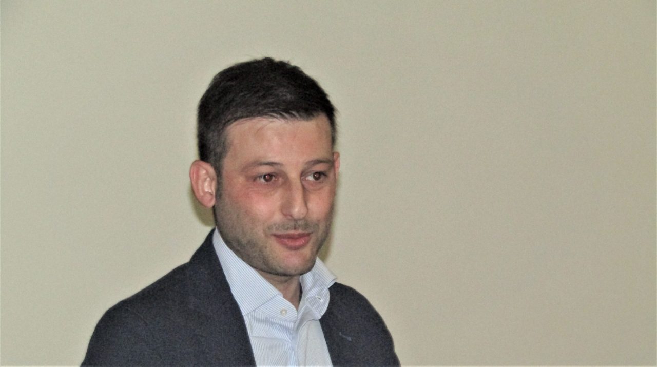 Con il dottor Valsecchi si parla di cyberbullismo a Merate VIDEO