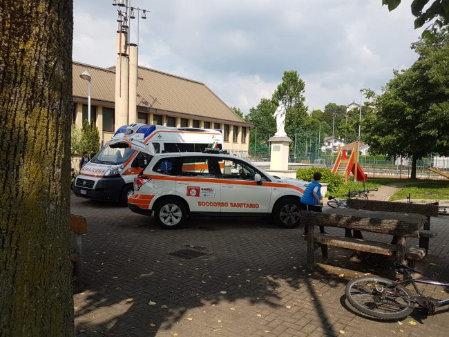 Ambulanza all’oratorio di Molteno paura per un 13enne