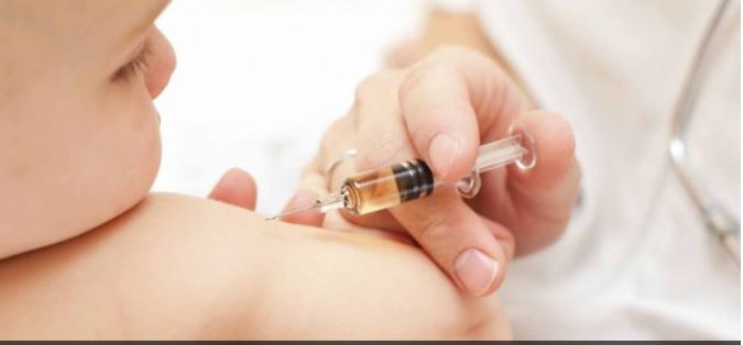 Vaccini: parte da Lecco la crociata “Anti Lorenzin”. Reazioni in tutta Italia