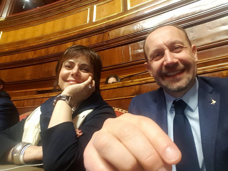Violenza sui treni della Lecco-Milano: i senatori Faggi e Arrigoni interrogano il ministro