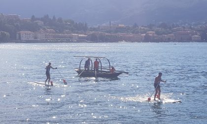 Lecco-Malgrate, la camminata sulle acque con gli skivass VIDEO