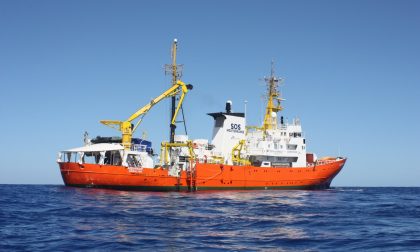 Nave Aquarius, la Chiesa scomunica la Lega: "Ma leghista e cattolico si può..."