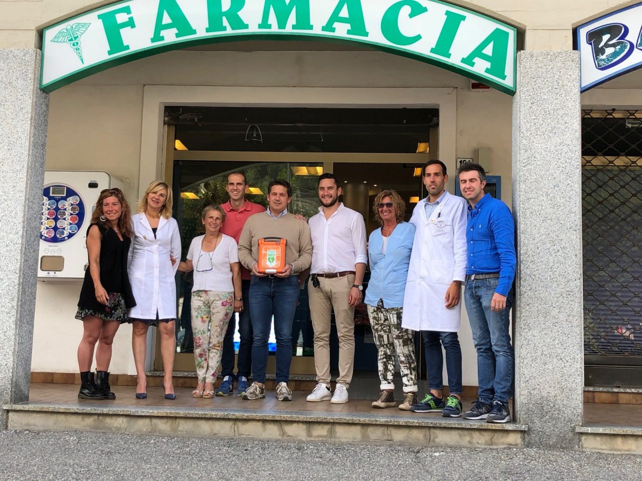 Consegnato il defibrillatore grazie alla gara di sci per Ricky Galbiati