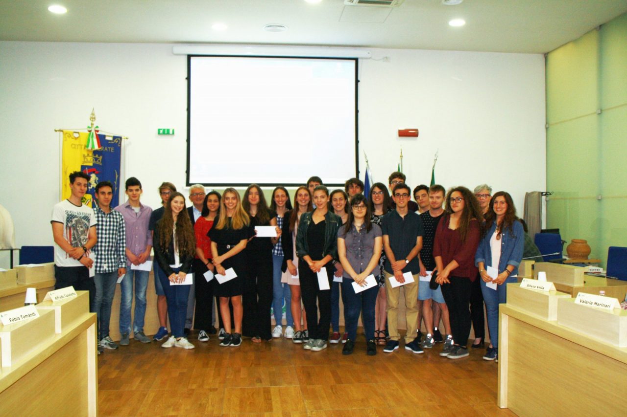Il Comune di Merate assegna le borse di studio agli studenti eccellenti TUTTE LE FOTO