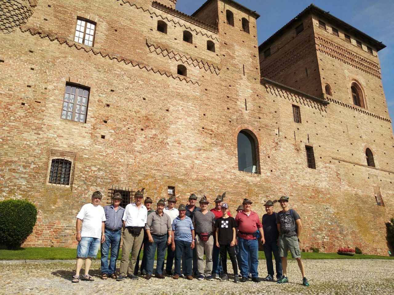 Gita speciale nelle Langhe per gli Alpini di Olginate