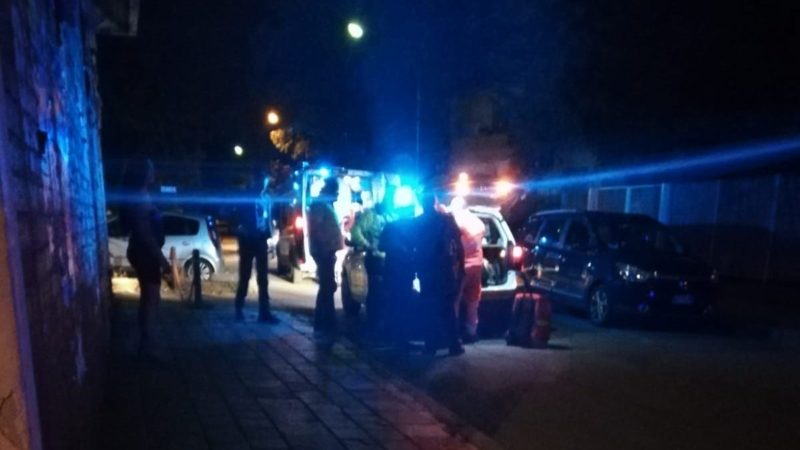 Freddato in strada, morto un 54enne. Omicidio a sfondo razzista o droga?