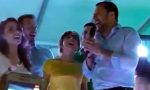 Salvini canta Io Vagabondo: "Sono gli unici Nomadi che ci piacciono"