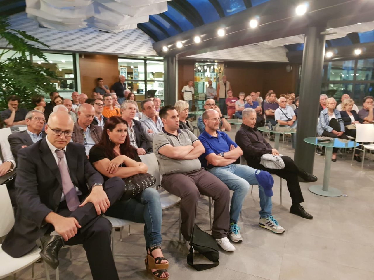 Elezioni Robbiate in tanti da Spini per il dibattito del Giornale di Merate FOTO