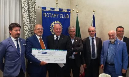 Il Rotary Club Merate dona 5mila euro a Casa Amica