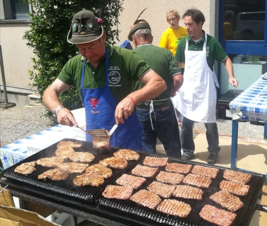 Merate: pranzo speciale in Casa Amica grazie agli alpini