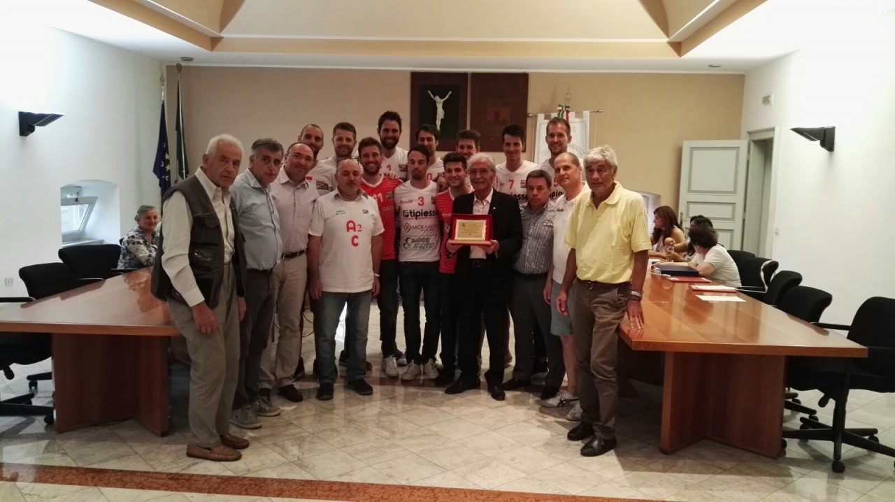 Pallavolo Cisano i campioni accolti in Consiglio comunale FOTO