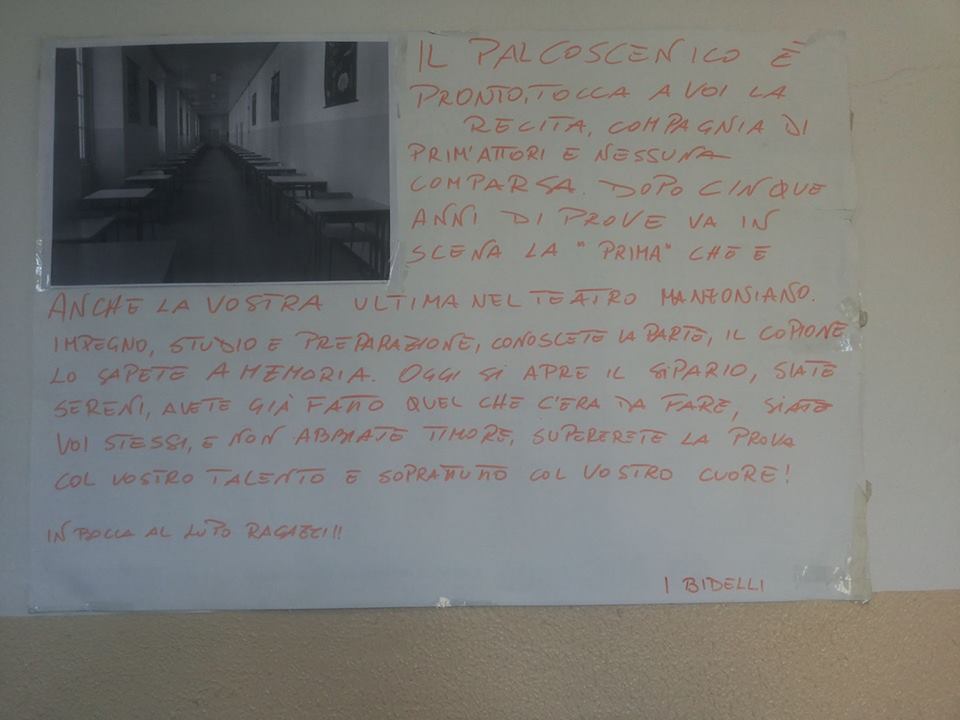 Maturità 2018 | Al Manzoni un toccante messaggio dei bidelli per i maturandi