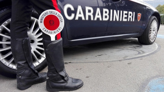 Minacce alla compagna e alle figlie, arrestato trentenne