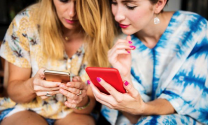 Mamma offende direttrice in chat e l’asilo espelle i figli