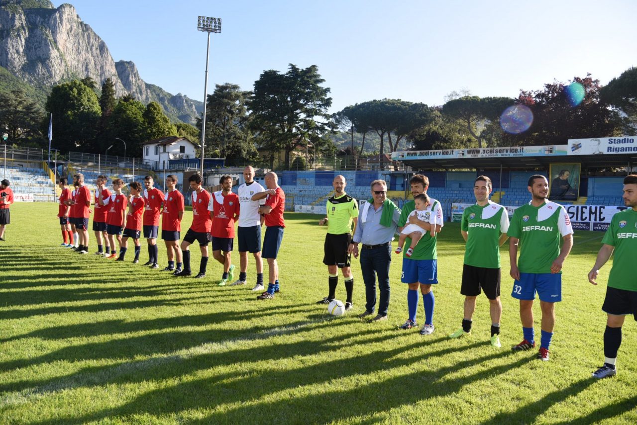 Grazie alla maratona del calcio donato un bus ai terremotati