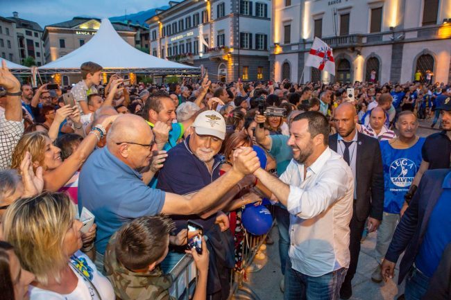 Salvini a Sondrio: “Taglieremo i 35 euro agli immigrati”