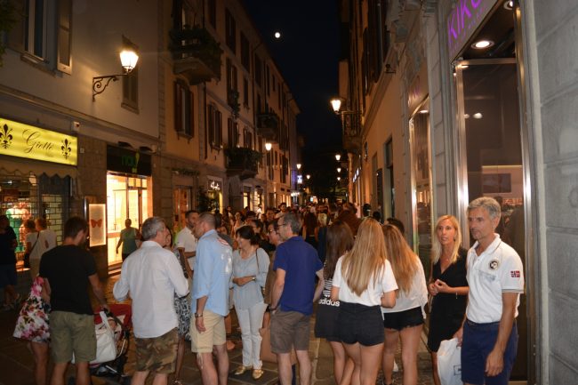 Aperture serali il giovedì sera a Lecco ma niente “Shopping di Sera”