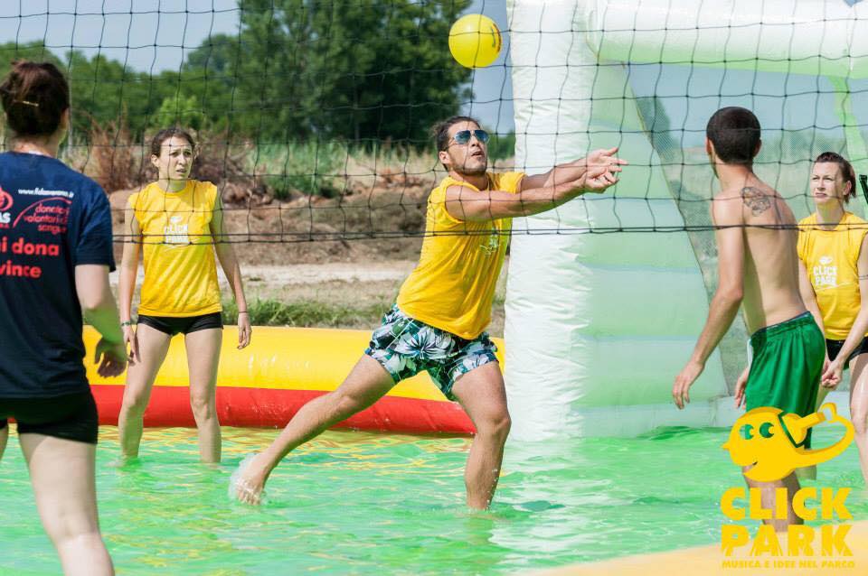 Torneo pallavolo in acqua splash volley