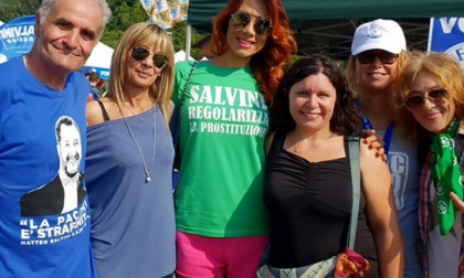 Efe Bal, la trans più bella d'Italia, provocatoria al raduno della Lega FOTO