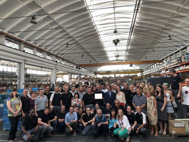 Ferie donate al collega malato: il governatore premia gli operai