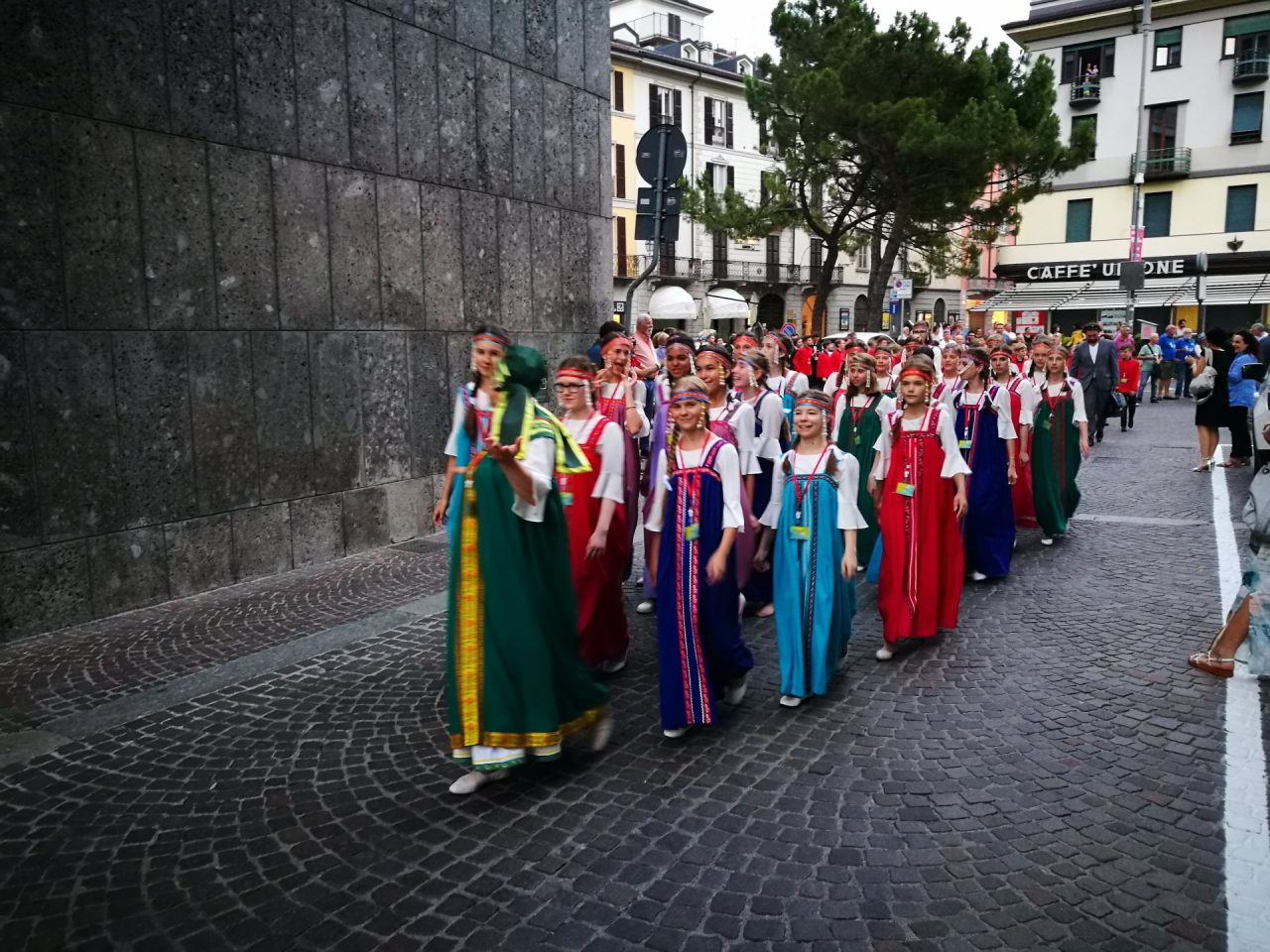 Festival Zelioli la sfilata in città VIDEO
