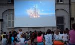 Cinema all'aperto, grande affluenza al municipio di Carvico