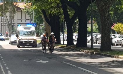 Giro Rosa, il passaggio delle cicliste sul lungolago di Lecco FOTO E VIDEO