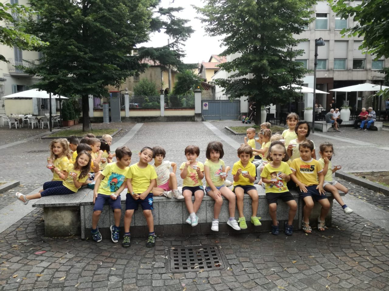 I bambini del Cre del Villoresi in centro a Merate