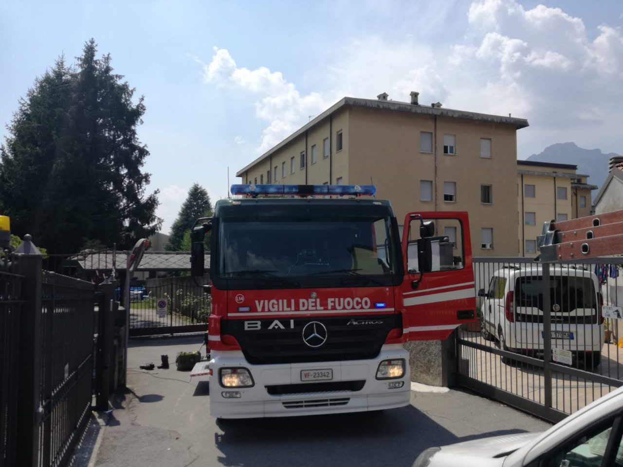 Grandissimo spavento all’Istituto Maria Ausiliatrice, una stanza prende fuoco FOTO