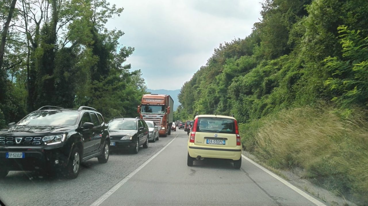 Traffico paralizzato, venerdì nero in Val San Martino