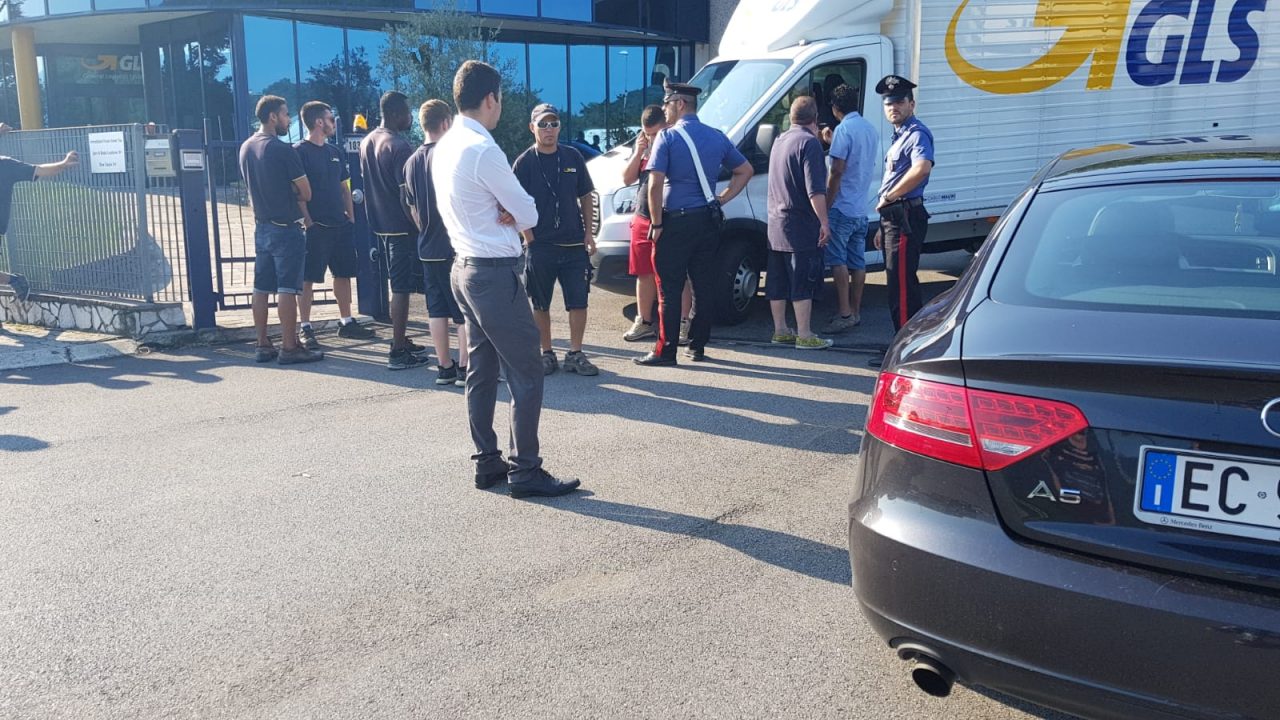 Gls Brivio tensioni tra i corrieri per presunti contributi non pagati FOTO e VIDEO
