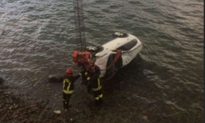 Paura a Varenna: un 50enne esce fuori strada e finisce nel lago FOTO SIRENE DI NOTTE