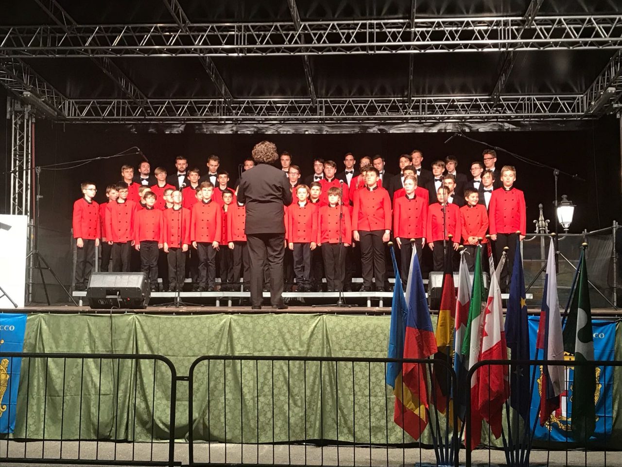 Festival Zelioli: corteo e concerto folkloristico accendono il sabato sera lecchese FOTO