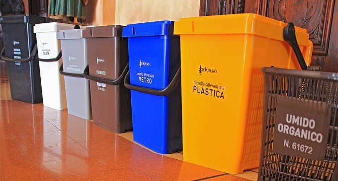 A Barzago riparte la distribuzione dei sacchetti per i rifiuti