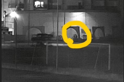 Tentata incursione al centro sportivo: il sindaco riconosce il ladri e posta le foto su facebook