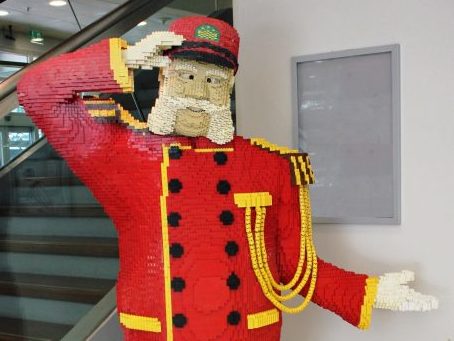 Mattoncini Lego in mostra, “Potere ai piccoli”