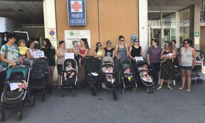 Chiavenna: mamme e bambini irrompono in ospedale contro la chiusura VIDEO