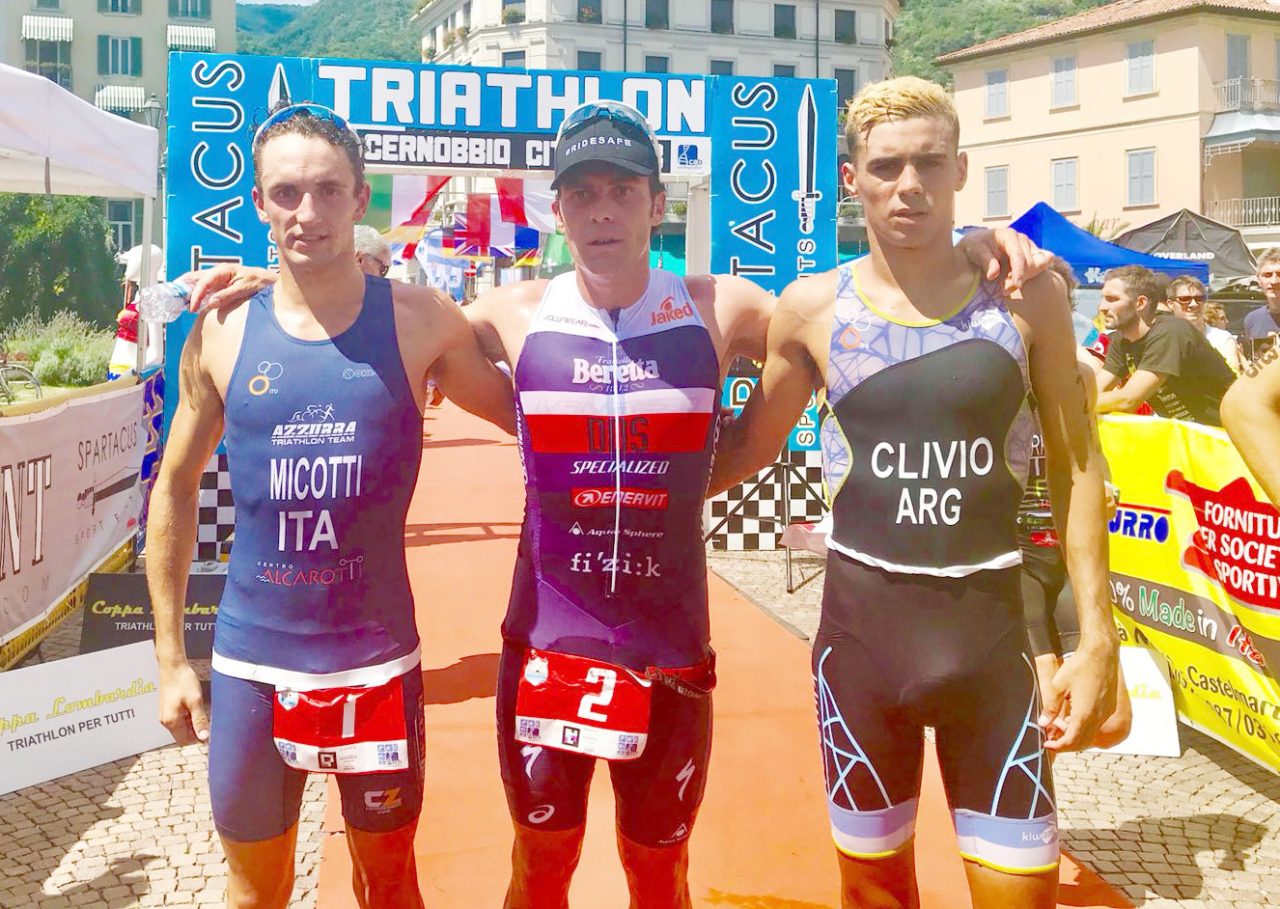 Risti vince il triathlon di Cernobbio, il papà speaker Luigi si esalta. VIDEO