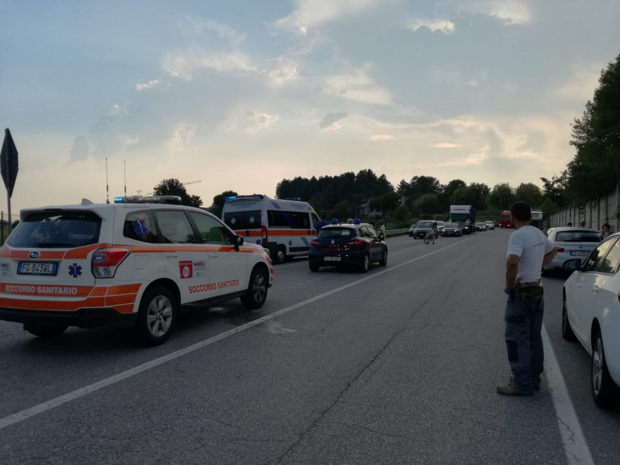 Frontale auto moto, coinvolti due giovani FOTO