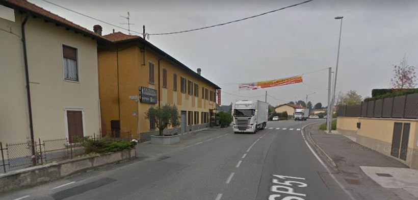 Nuovo marciapiede lungo la Santa a Casatenovo
