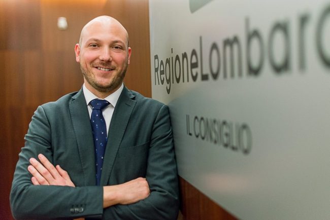 Pendolari, malati cronici… I Cinquestelle bocciano i primi cento giorni della Giunta lombarda