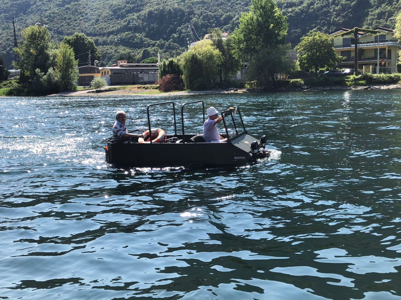 Dal fiume alla terraferma: curiosità per il mezzo anfibio nell’Adda FOTO E VIDEO