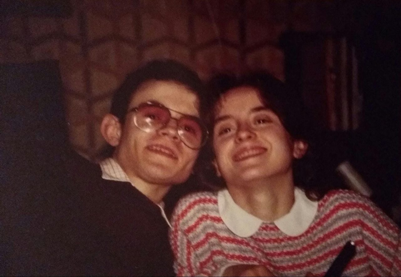 Una mostra per ricordare il fratello gemello morto a 22 anni