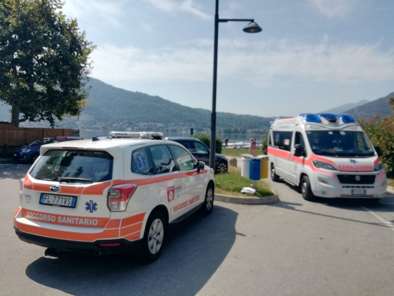 Malore sul lungolago: anziano in ospedale in condizioni serie