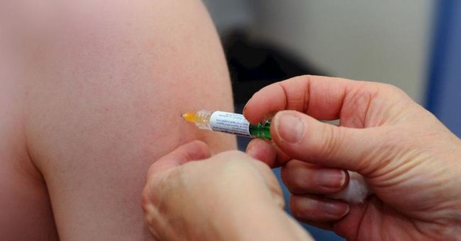 Vaccini obbligatori, i medici lombardi scrivono a Gallera: “Non facciamo passi indietro”