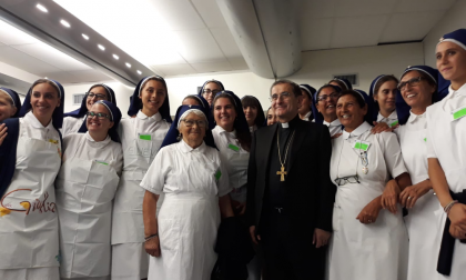Nove ragazze dell'Ima di Lecco "crocerossine" a Lourdes FOTO