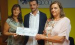 Serata con i Legnanesi: donati 3.500 euro all'Hospice il Nespolo