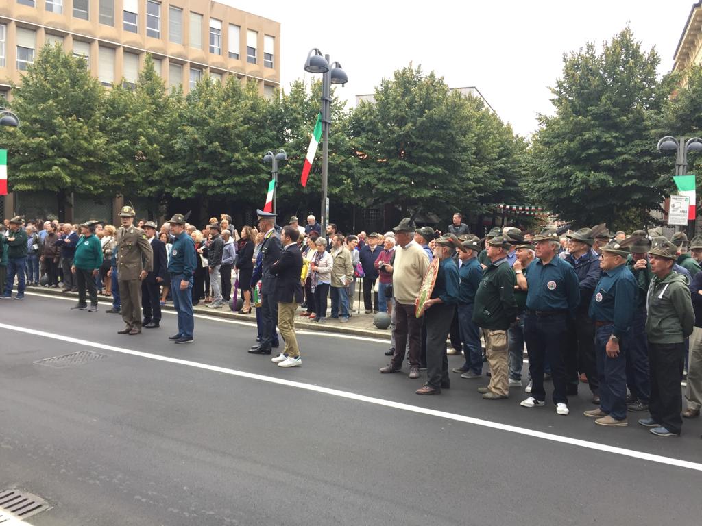 Merate stracolma di gente per il 90esimo degli Alpini VIDEO